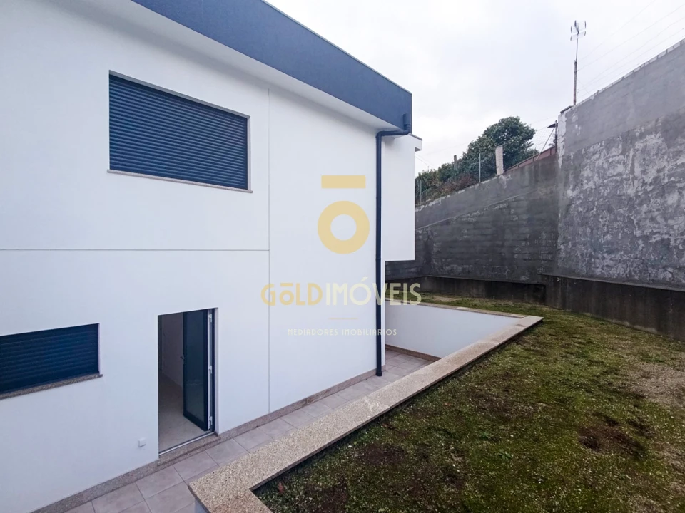 Moradia T3 para Venda em Recezinhos (São Mamede) Foto 44