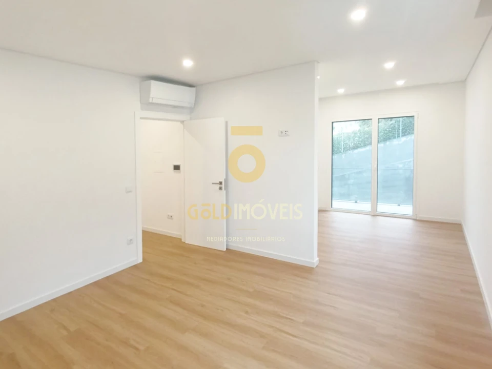 Moradia T3 para Venda em Recezinhos (São Mamede) Foto 36