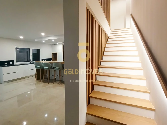 Moradia T3 para Venda em Recezinhos (São Mamede) Foto 11