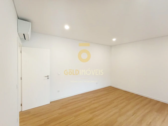 Moradia T3 para Venda em Recezinhos (São Mamede) Foto 33