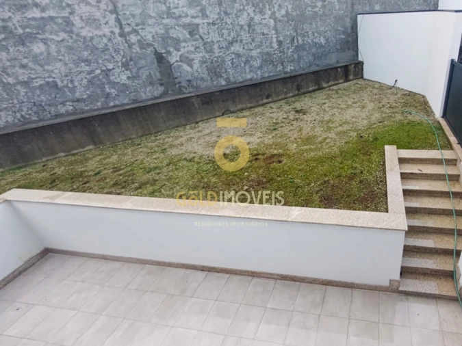 Moradia T3 para Venda em Recezinhos (São Mamede) Foto 49