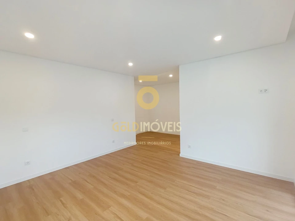 Moradia T3 para Venda em Recezinhos (São Mamede) Foto 30