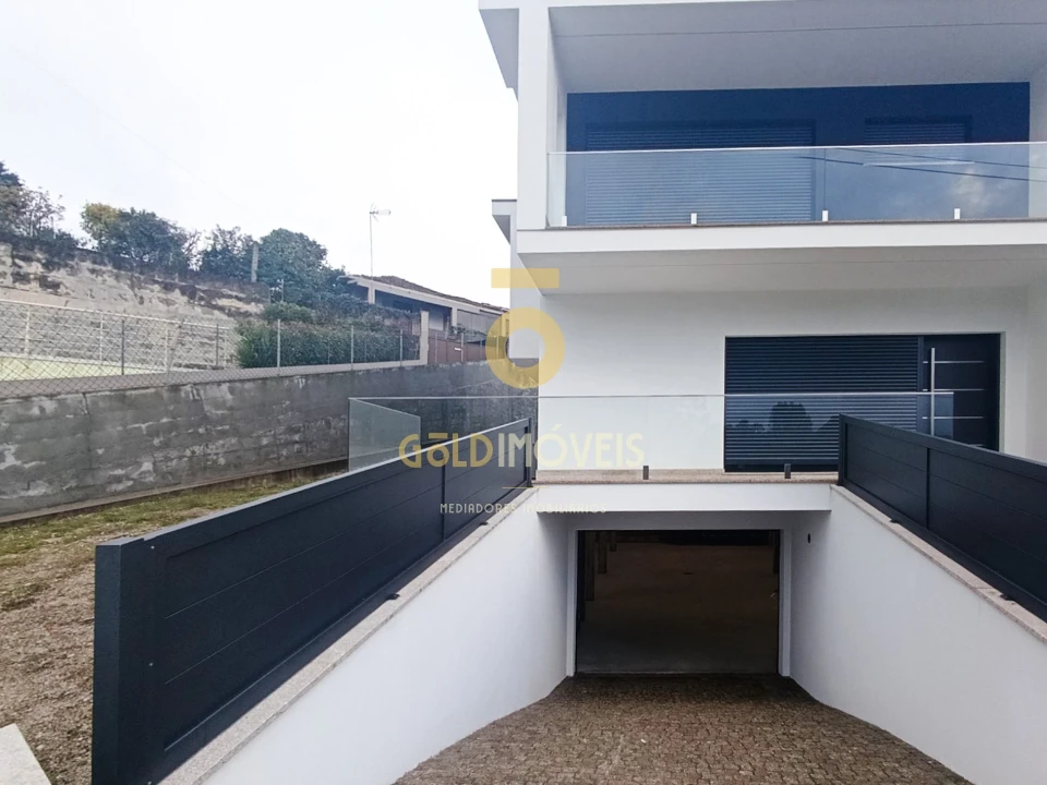 Moradia T3 para Venda em Recezinhos (São Mamede) Foto 42