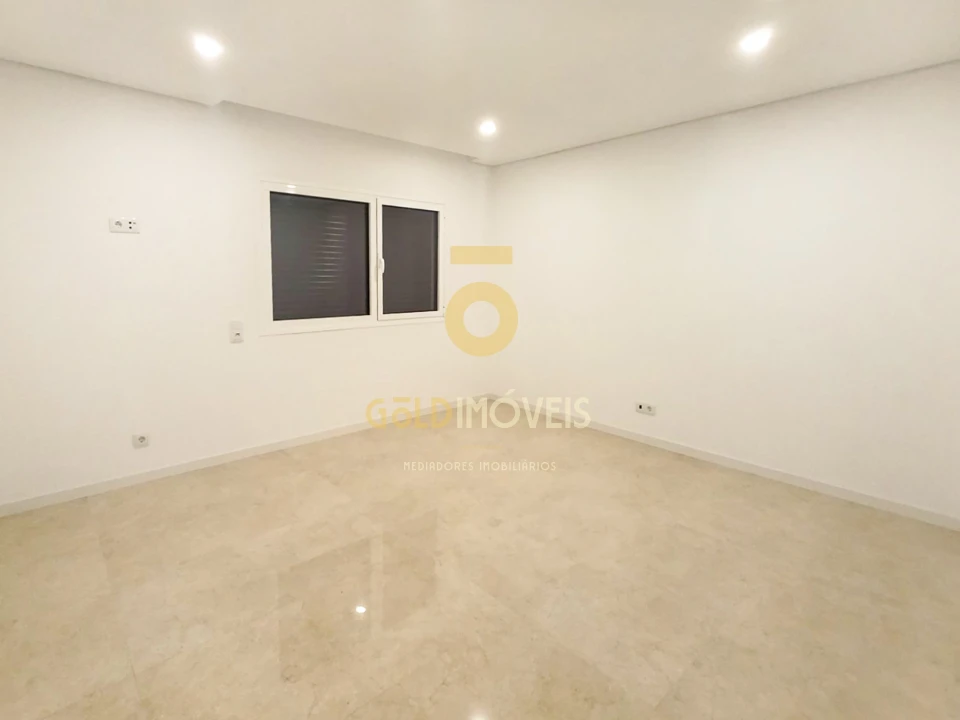 Moradia T3 para Venda em Recezinhos (São Mamede) Foto 34