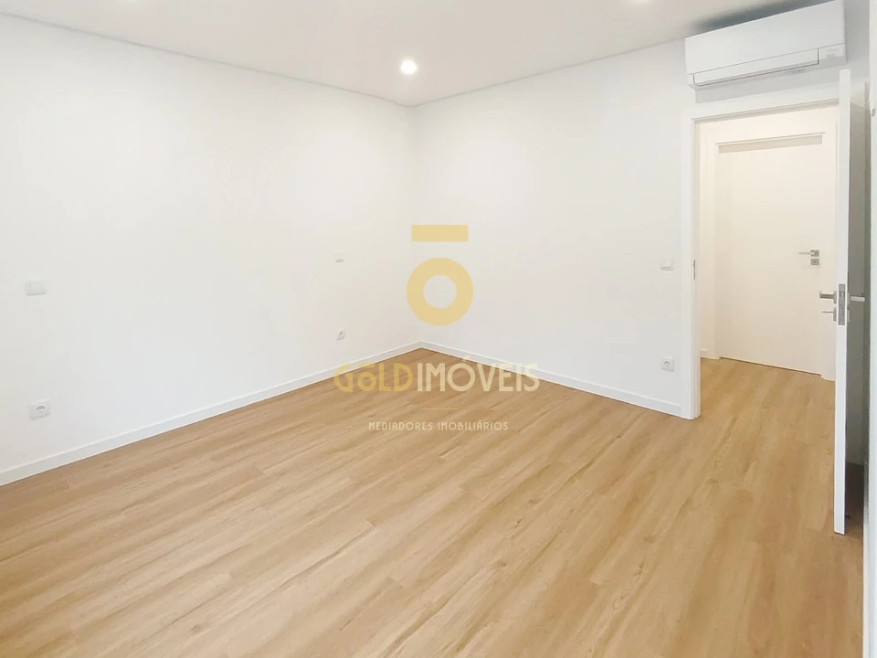 Moradia T3 para Venda em Recezinhos (São Mamede) Foto 28