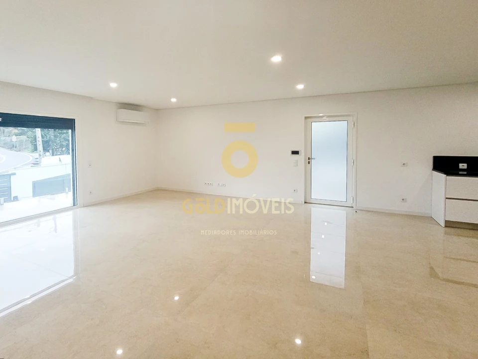 Moradia T3 para Venda em Recezinhos (São Mamede) Foto 7