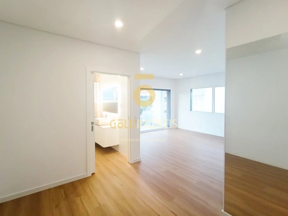 Moradia T3 para Venda em Recezinhos (São Mamede) Foto 15