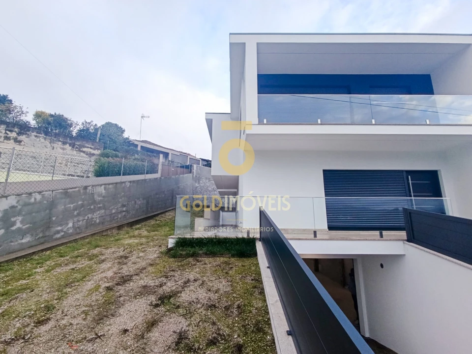 Moradia T3 para Venda em Recezinhos (São Mamede) Foto 45