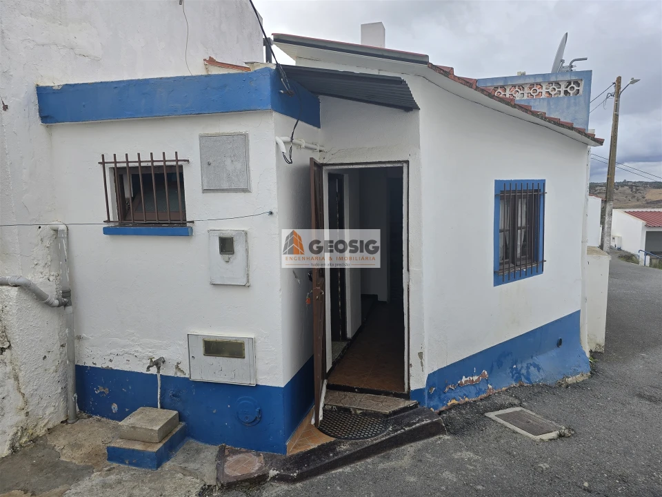 Moradia T2 para Venda em Almodôvar e Graça dos Padrões Foto 1