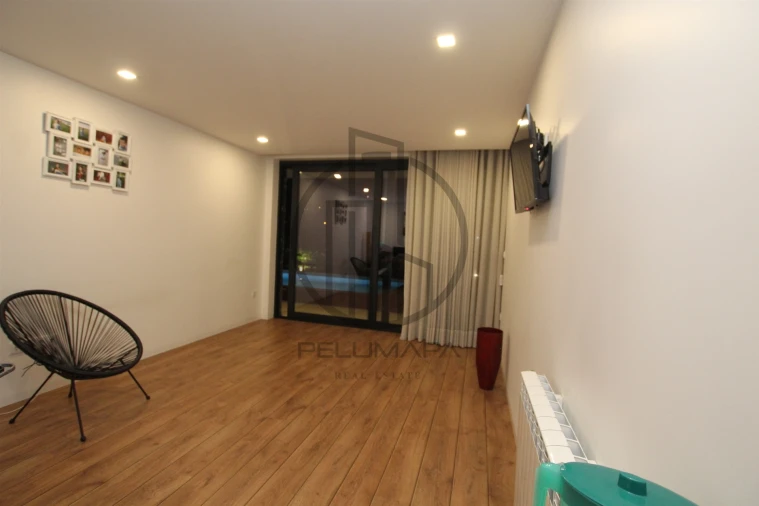 Moradia T4 para Venda em Louro Foto 22