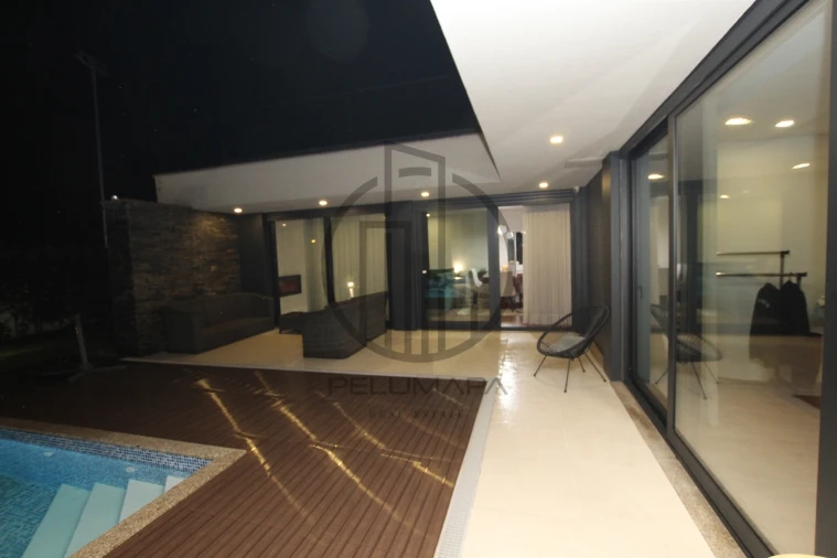 Moradia T4 para Venda em Louro Foto 16