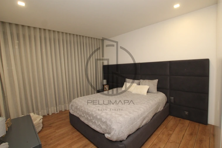 Moradia T4 para Venda em Louro Foto 25