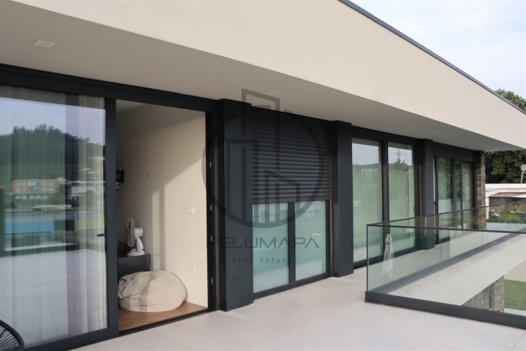 Moradia T4 para Venda em Louro Foto 43