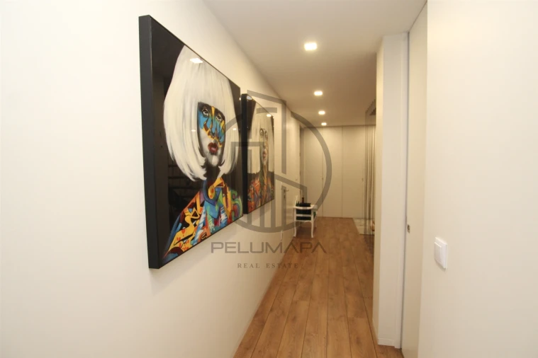 Moradia T4 para Venda em Louro Foto 17