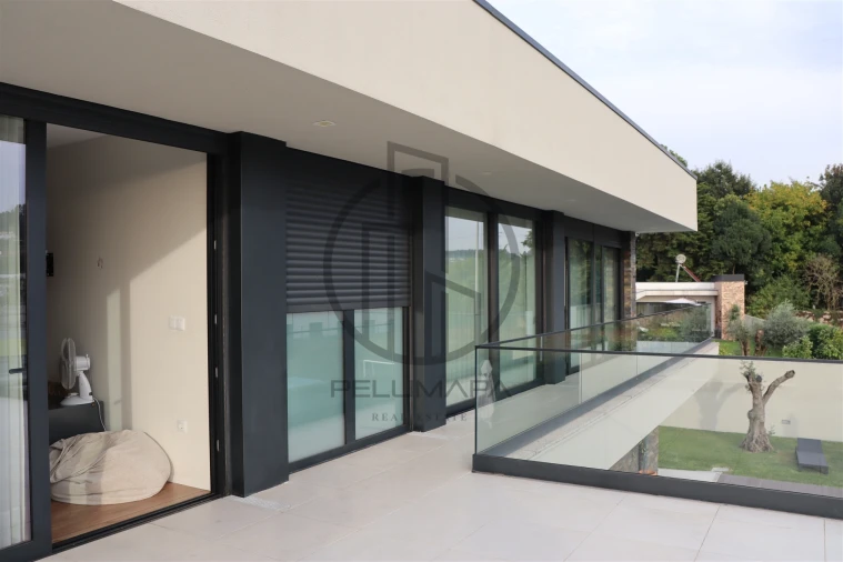 Moradia T4 para Venda em Louro Foto 42