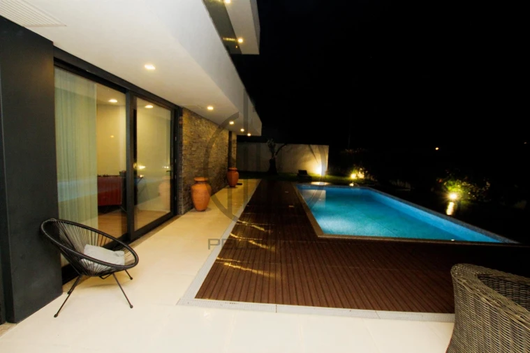 Moradia T4 para Venda em Louro Foto 4