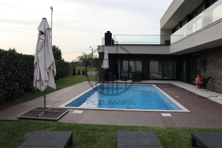 Moradia T4 para Venda em Louro Foto 51