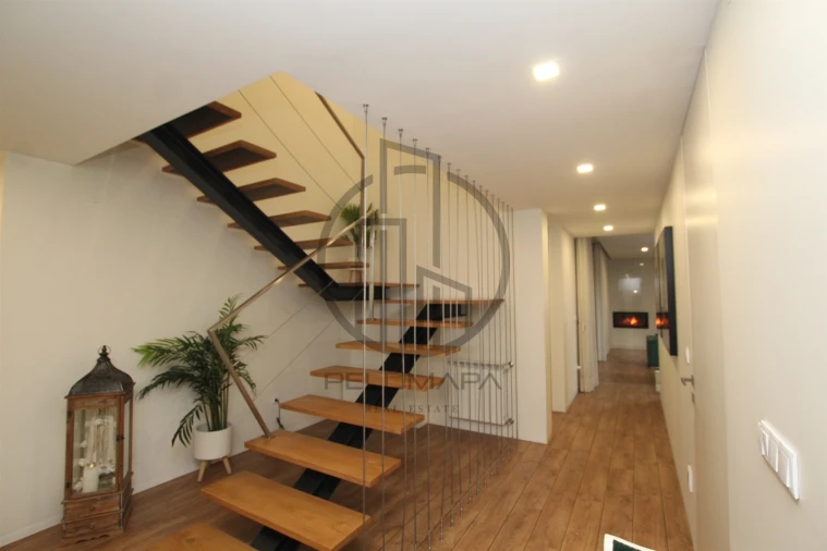 Moradia T4 para Venda em Louro Foto 19