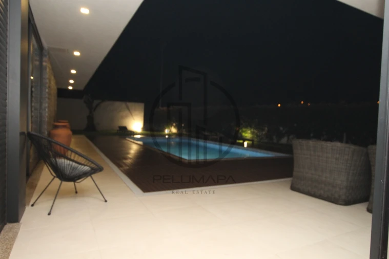 Moradia T4 para Venda em Louro Foto 3