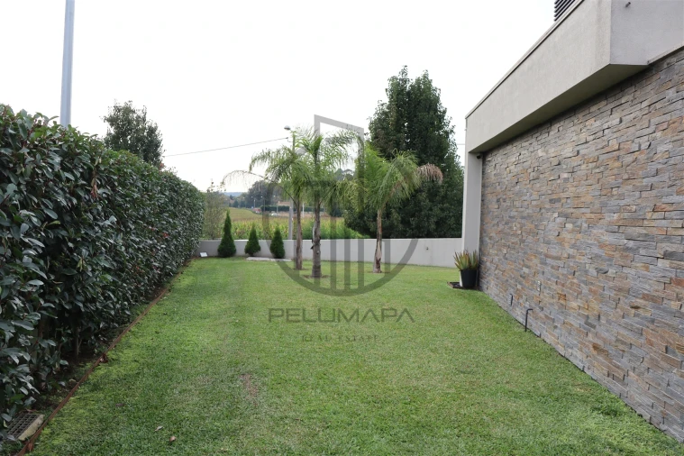 Moradia T4 para Venda em Louro Foto 55