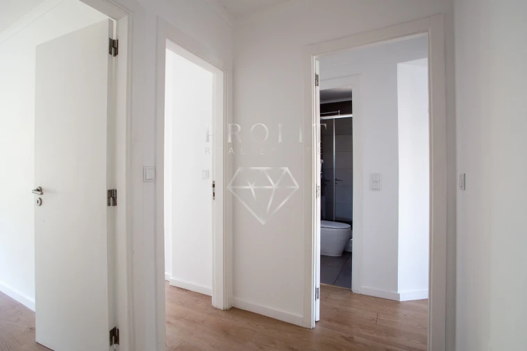 Apartamento T3 para Venda em Carnaxide e Queijas Foto 15