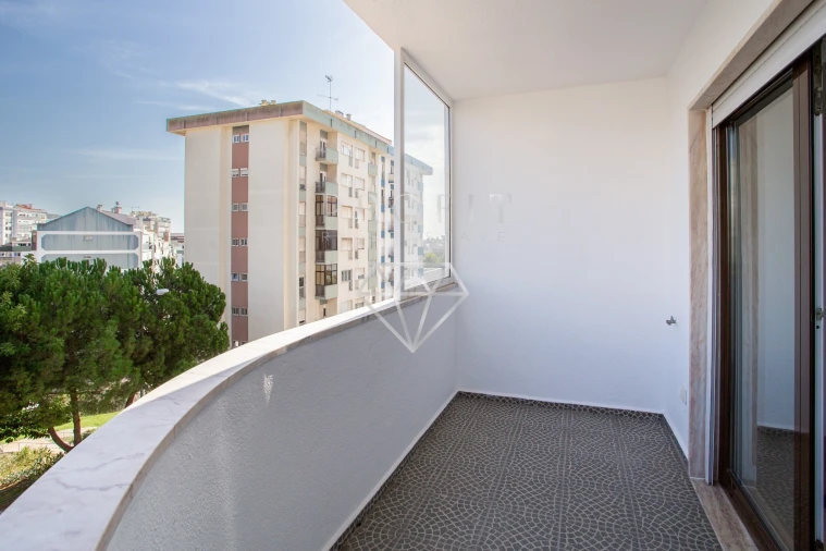 Apartamento T3 para Venda em Carnaxide e Queijas Foto 11