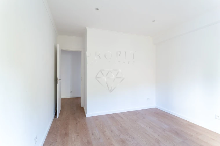 Apartamento T3 para Venda em Carnaxide e Queijas Foto 17