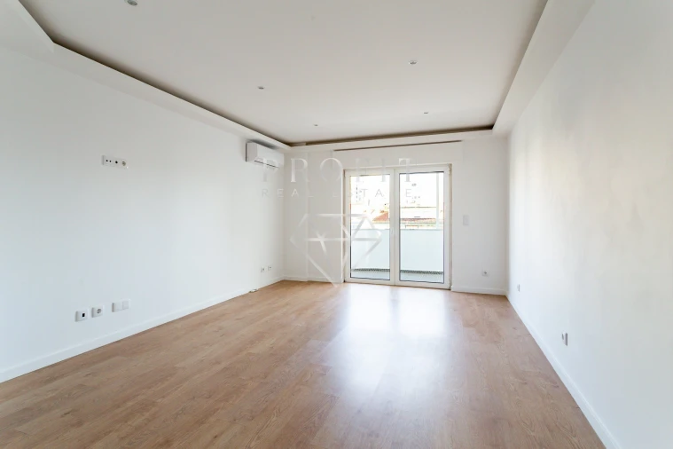 Apartamento T3 para Venda em Carnaxide e Queijas Foto 9