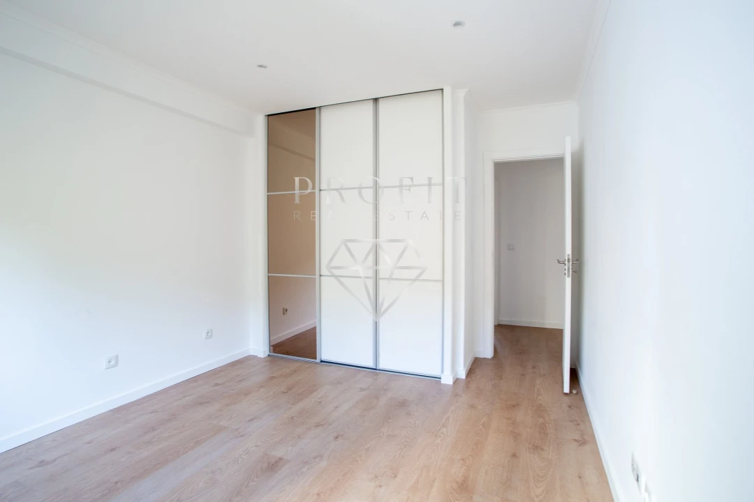 Apartamento T3 para Venda em Carnaxide e Queijas Foto 19