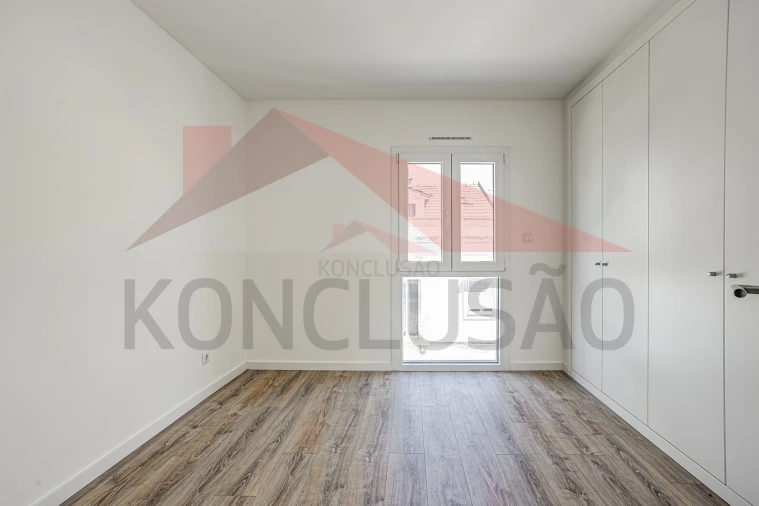 Apartamento T1 para Venda em Beato Foto 9