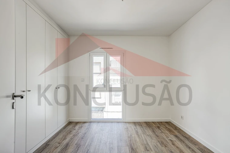 Apartamento T1 para Venda em Beato Foto 8