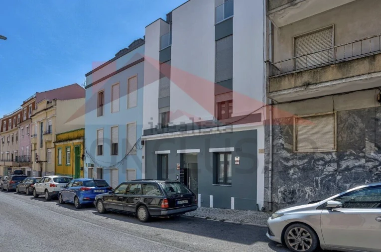 Apartamento T1 para Venda em Beato Foto 1