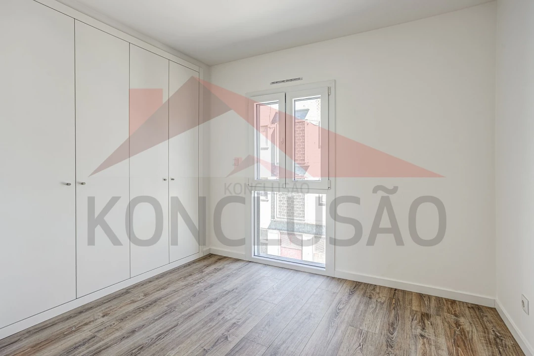 Apartamento T1 para Venda em Beato Foto 9