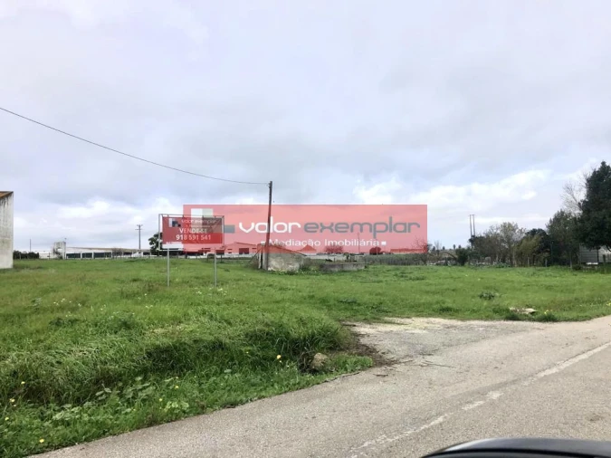 Terreno para Venda em Sarilhos Grandes Foto 1