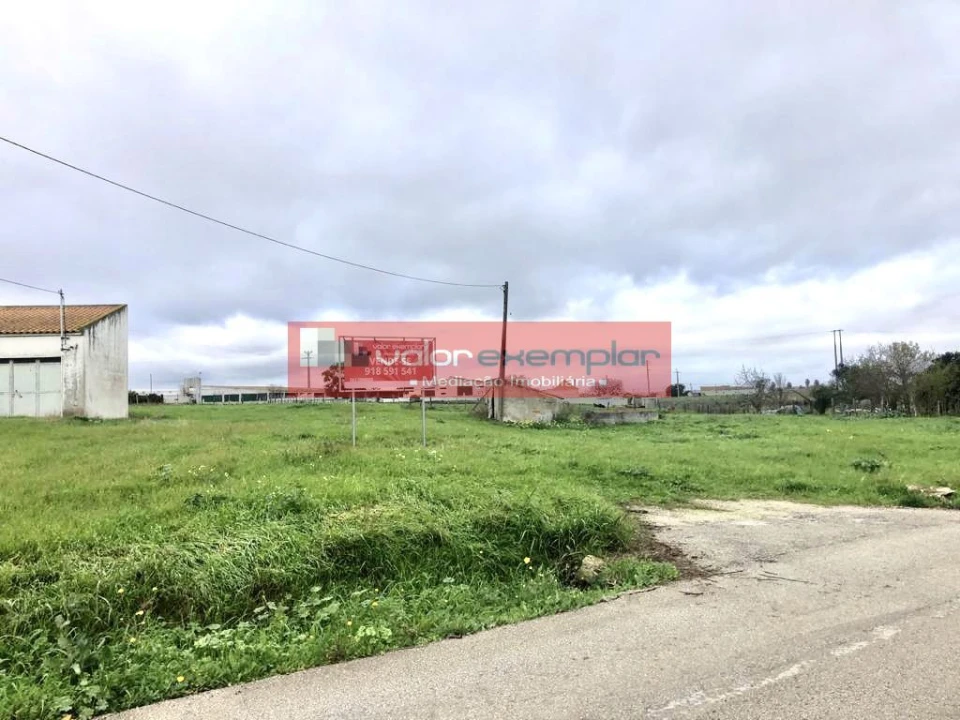 Terreno para Venda em Sarilhos Grandes Foto 2