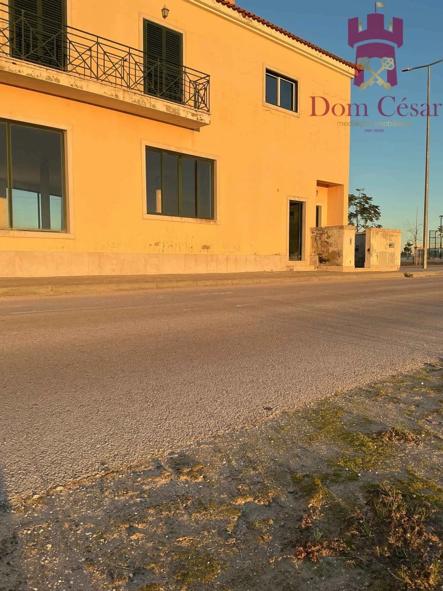 Moradia T4 para Venda em Salvaterra de Magos e Foros de Salvaterra Foto 2