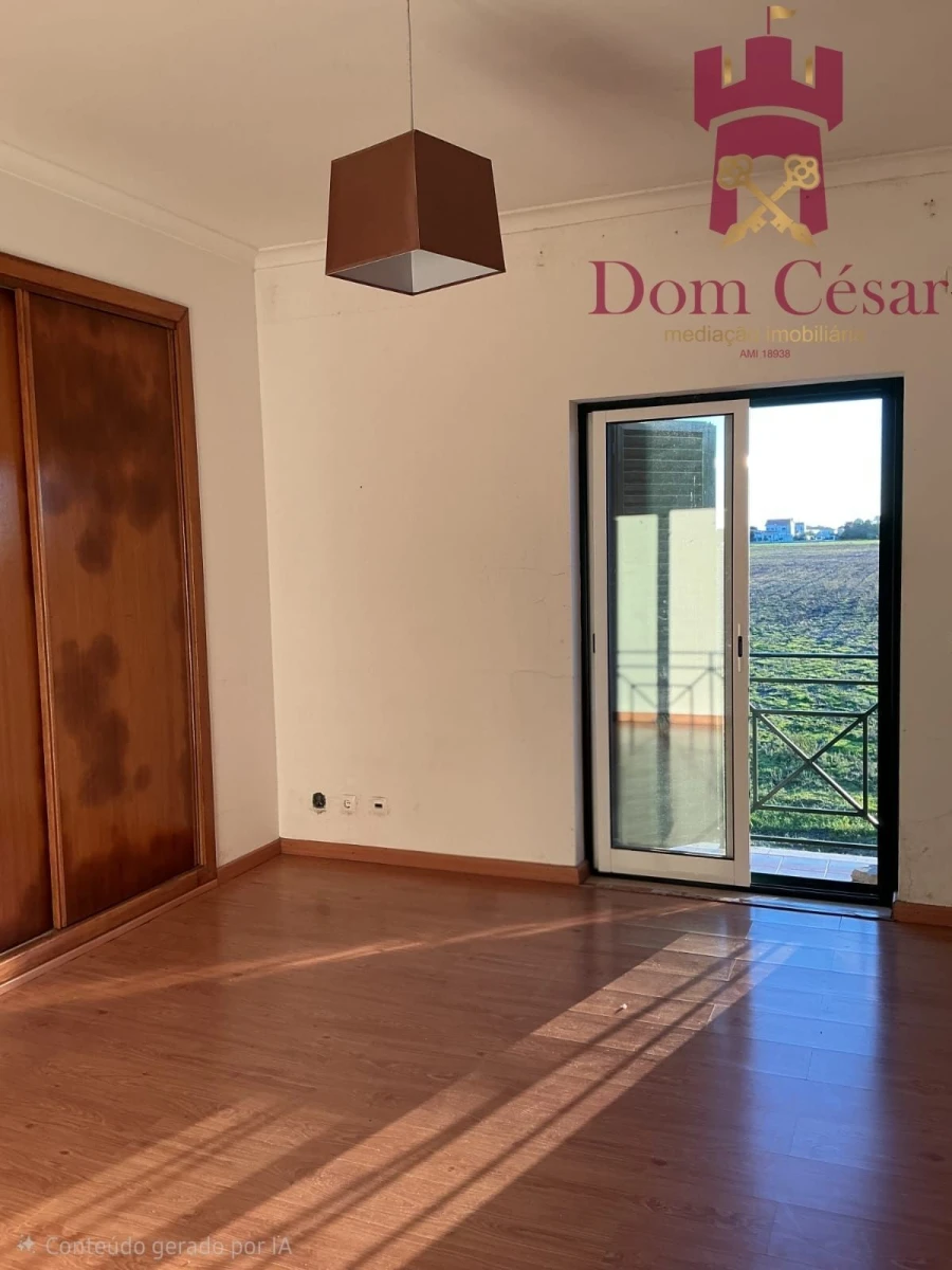 Moradia T4 para Venda em Salvaterra de Magos e Foros de Salvaterra Foto 15