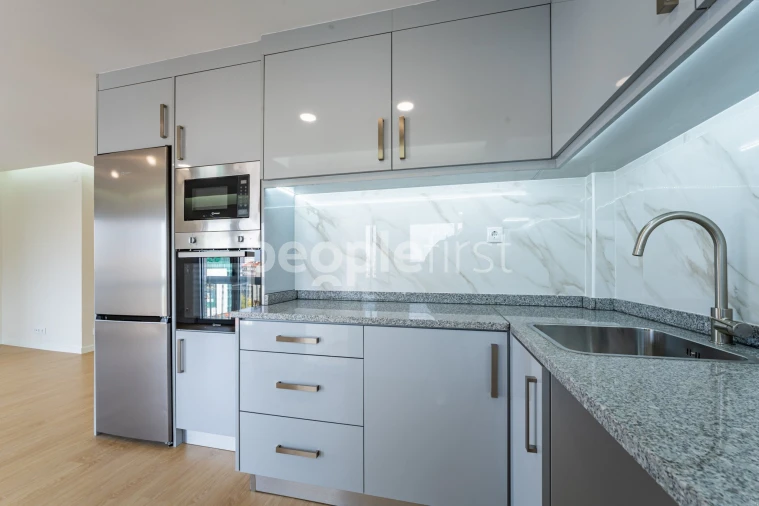 Apartamento T2 para Venda em Mafamude e Vilar do Paraíso Foto 8