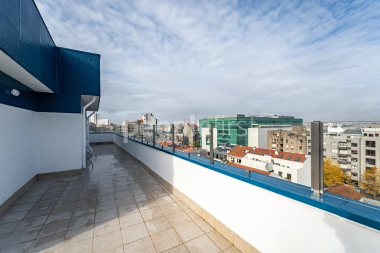 Apartamento T2 para Venda em Mafamude e Vilar do Paraíso Foto 1