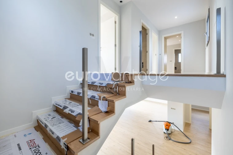 Moradia T4 para Venda em Batalha Foto 16