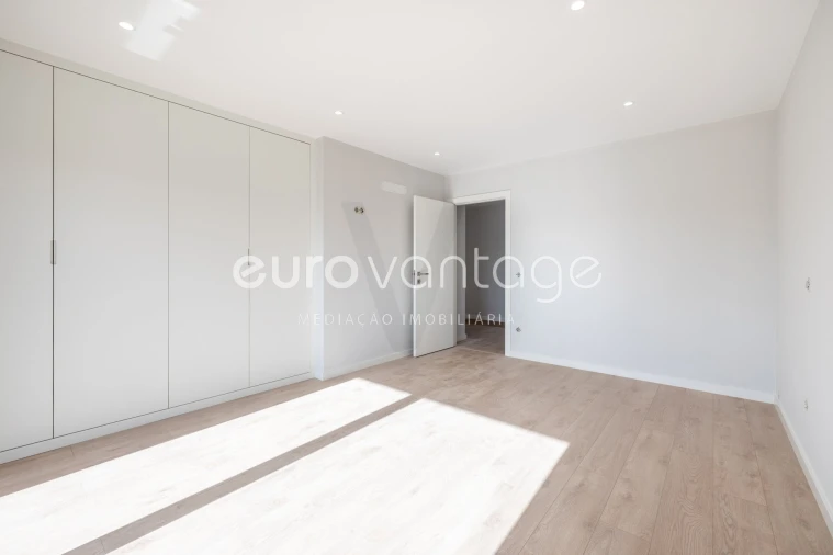 Moradia T4 para Venda em Batalha Foto 19