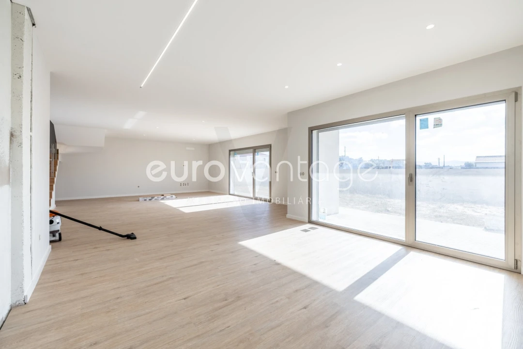 Moradia T4 para Venda em Batalha Foto 9