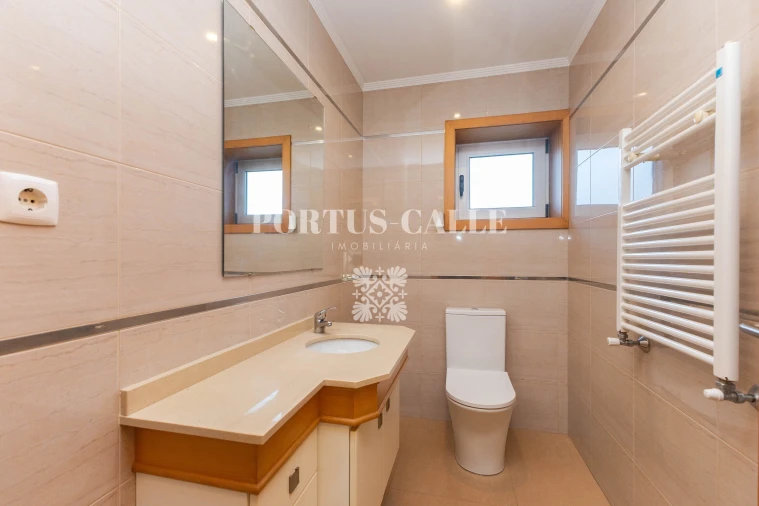 Moradia T3 para Venda em Mozelos Foto 17