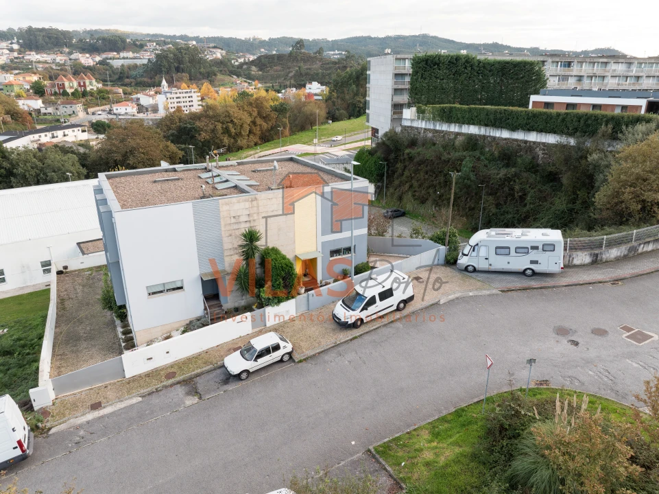 Moradia T3 para Venda em Lordelo Foto 2