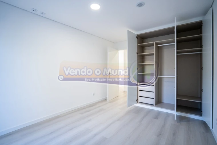 Apartamento T3 para Venda em Vialonga Foto 11
