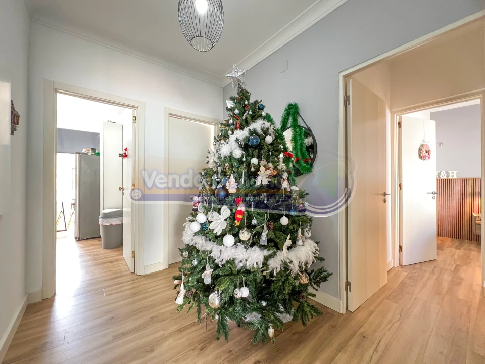 Apartamento T3 para Venda em Agualva e Mira-Sintra Foto 11