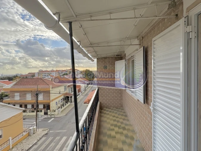 Apartamento T2 para Venda em Santa Iria de Azoia, São João da Talha e Bobadela Foto 7