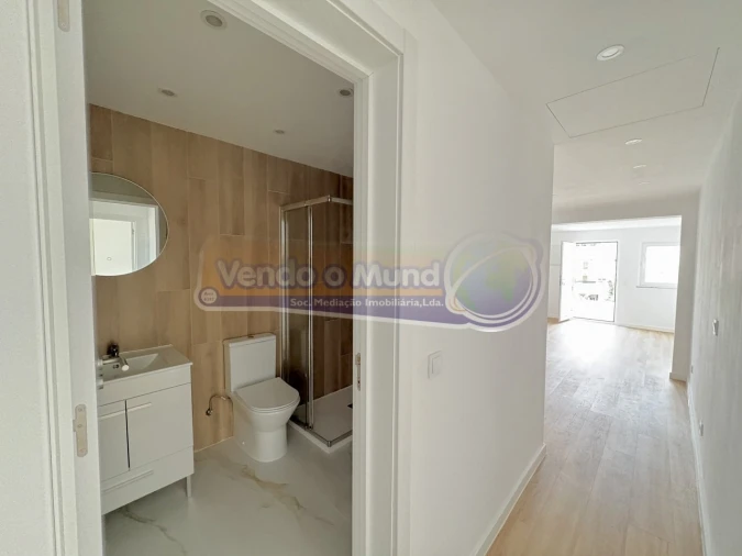 Apartamento T2 para Venda em Santa Iria de Azoia, São João da Talha e Bobadela Foto 11