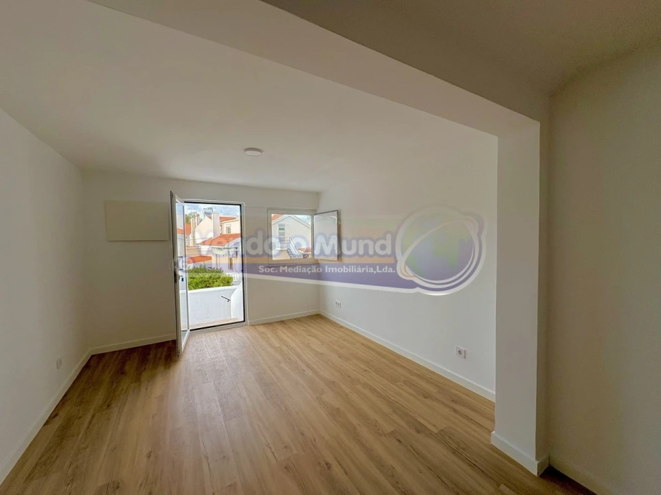 Apartamento T2 para Venda em Santa Iria de Azoia, São João da Talha e Bobadela Foto 2