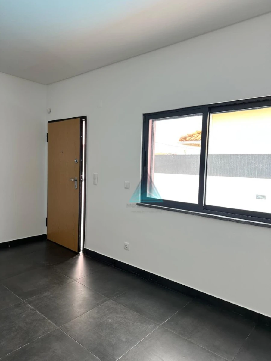 Moradia T5 para Venda em Fernao Ferro Foto 8